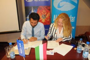 Signing the Memorandum of Understanding between Giuseppe Papaleo, the President of IASEM and Ljubica Pendaroska, the President of C3I